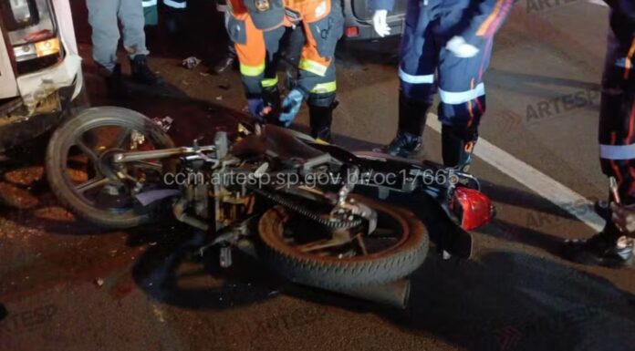 Motociclista morre após bater em caminhonete parada na marginal da Marechal Rondon em Bauru