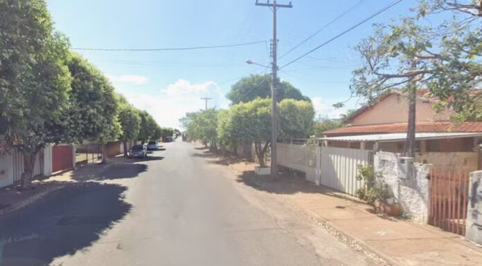 Corpo é encontrado após incêndio em casa com porta trancada por corrente e cadeado no interior de SP