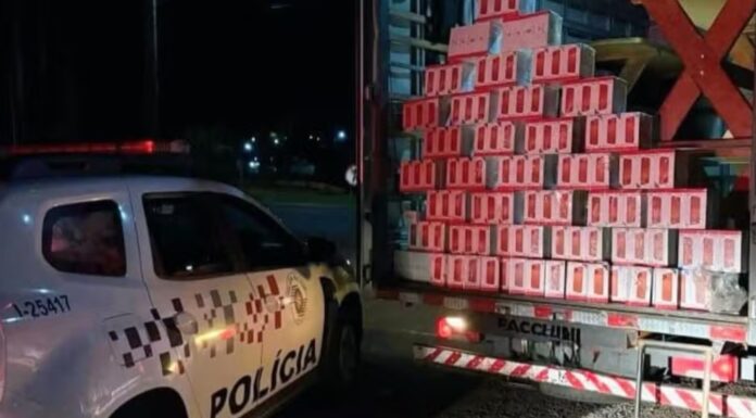 Polícia apreende celulares sem nota fiscal avaliados em R$ 700 mil escondidos em carga de móveis em Tupi Paulista