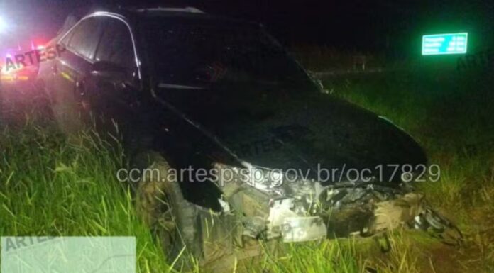 Motorista morre após bater em poste na rodovia SP-294 em Pompeia
