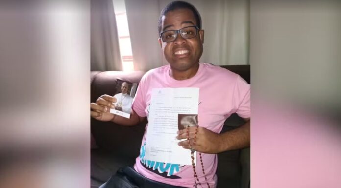 Professor brasileiro recebe bênção do Vaticano após escrever carta ao Papa Leão XIV com sonhos e pedidos sociais