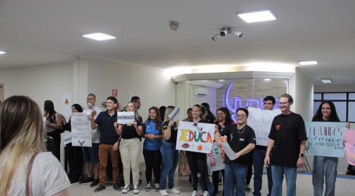 Unifadra inicia ano letivo com recepção dos calouros de 2026