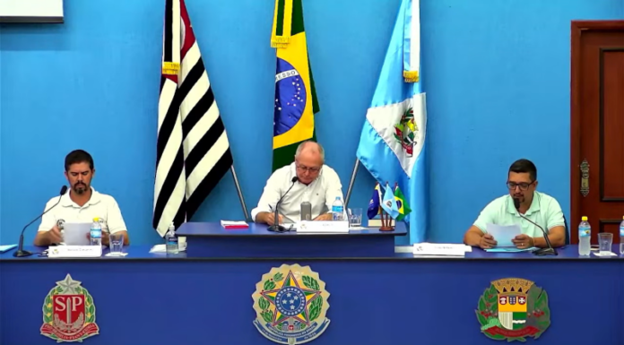 Câmara de Junqueirópolis aprova repasse para transporte universitário e define calendário de feriados