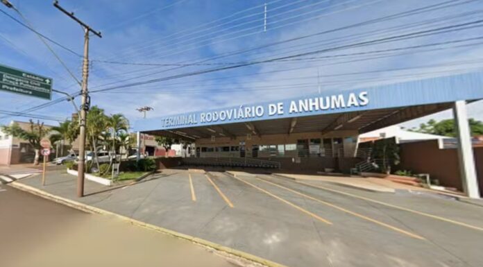 Homem morre atropelado por ônibus próximo à rodoviária de Anhumas
